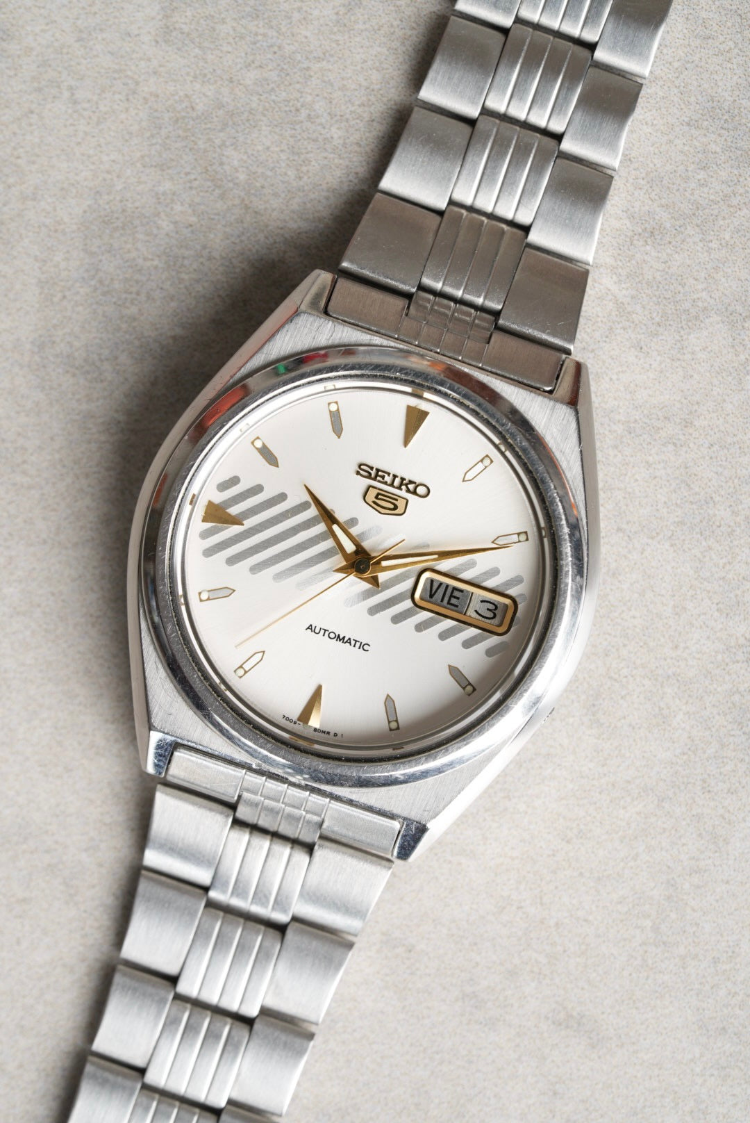 Seiko 5 7009-876A – Legacy and Luxury LTD
