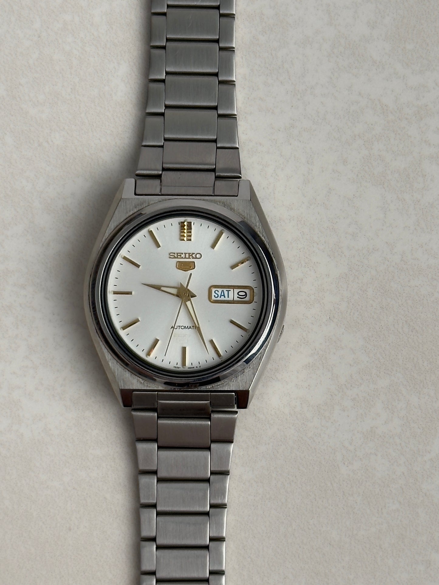 Seiko 5 7S26-8760 ‘White and Gold’