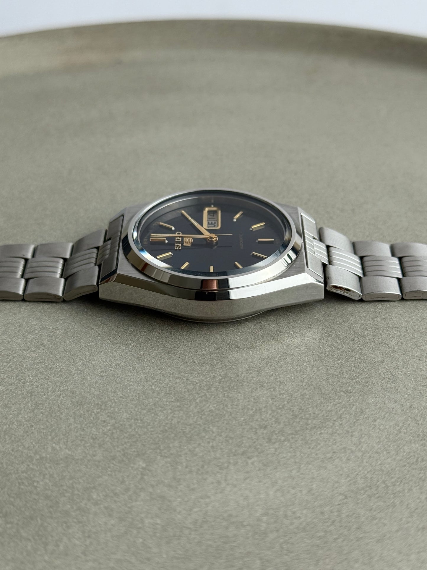 Seiko 5 7009-8761