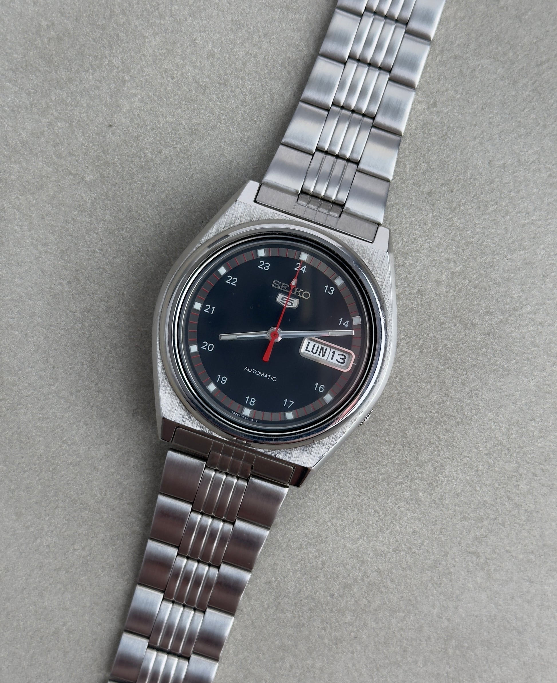 Seiko 7S26-0570 - Main Image