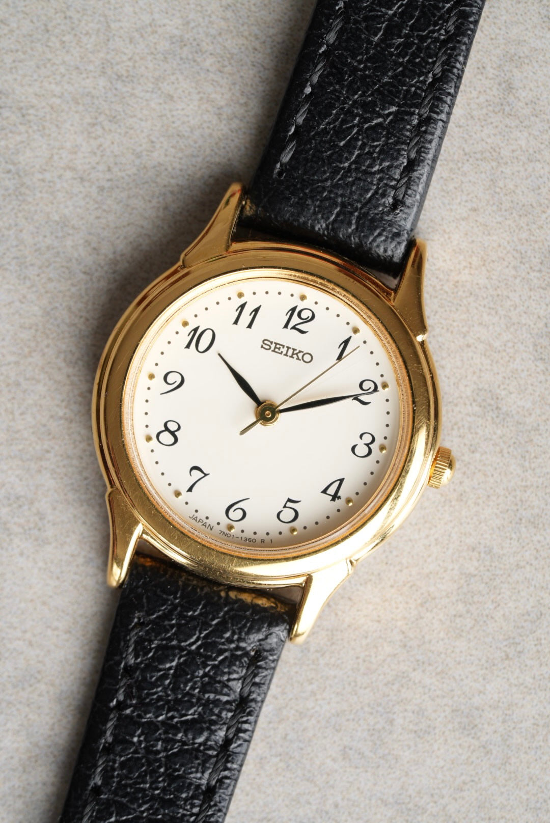 Ladies Seiko 7N01-6880
