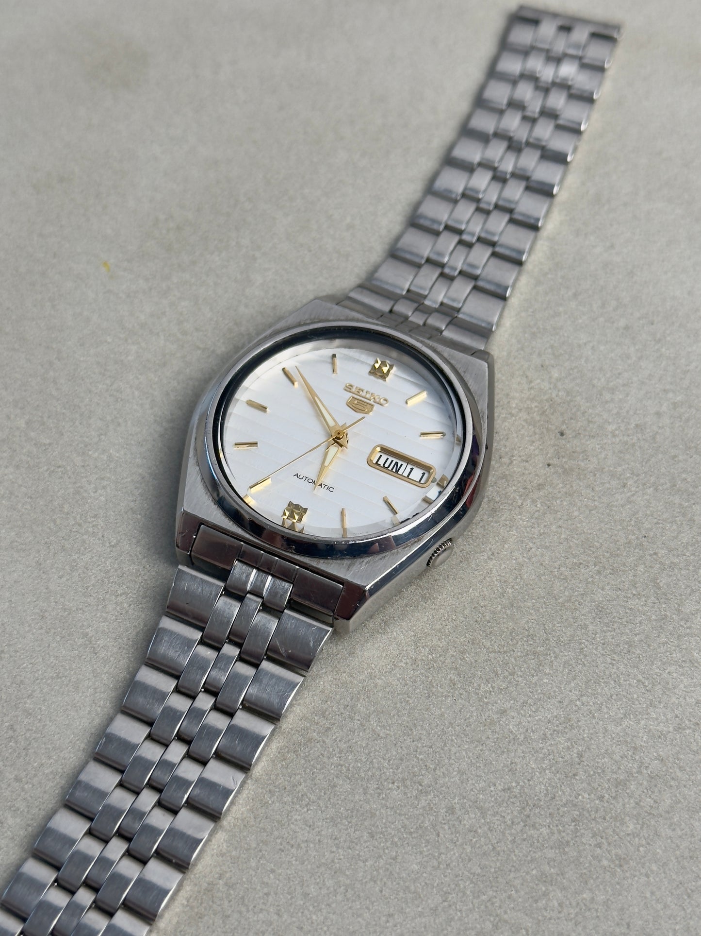 Seiko 5 7S26-8760 White ‘Striped’