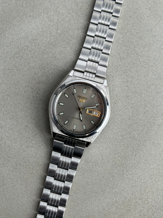 Seiko 5 7009-376A