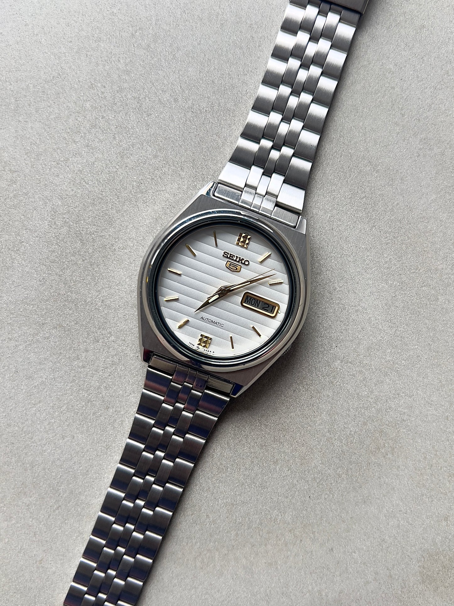 Seiko 5 7009-876A Very Rare Dial