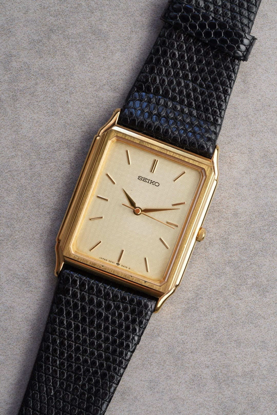 Seiko Quartz 5E31-5A10
