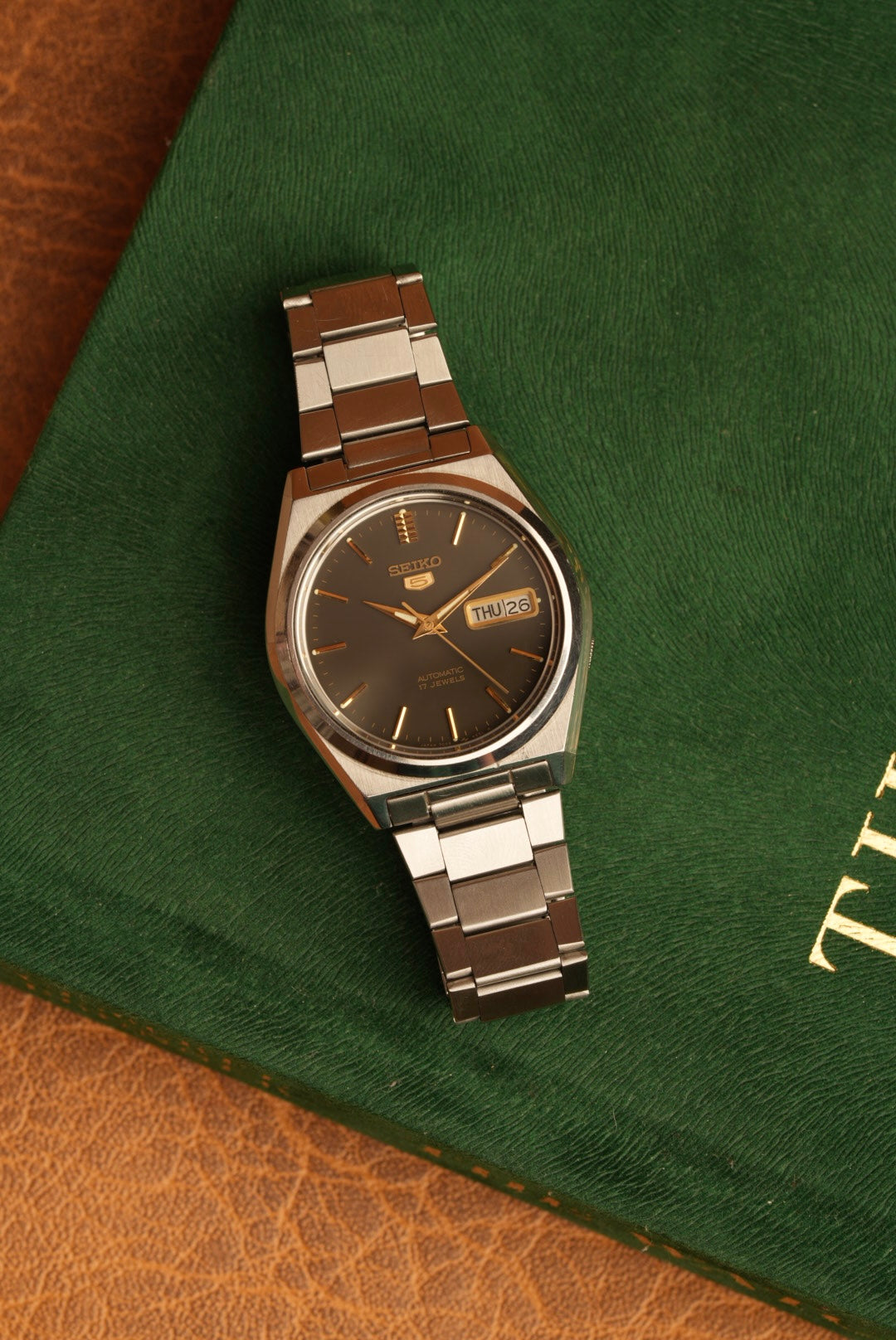 Seiko 5 7009-876J – Legacy and Luxury LTD